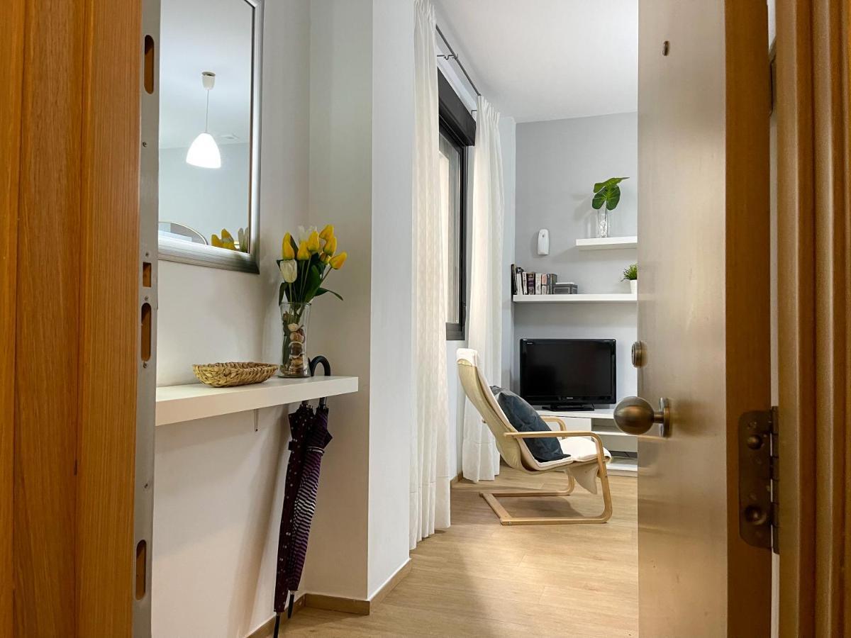 Quiet Apartment In The Heart Of Malaga Pool & Free Parking Bagian luar foto