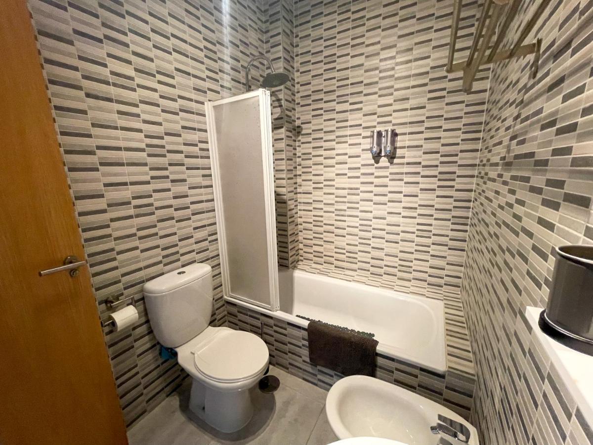 Quiet Apartment In The Heart Of Malaga Pool & Free Parking Bagian luar foto