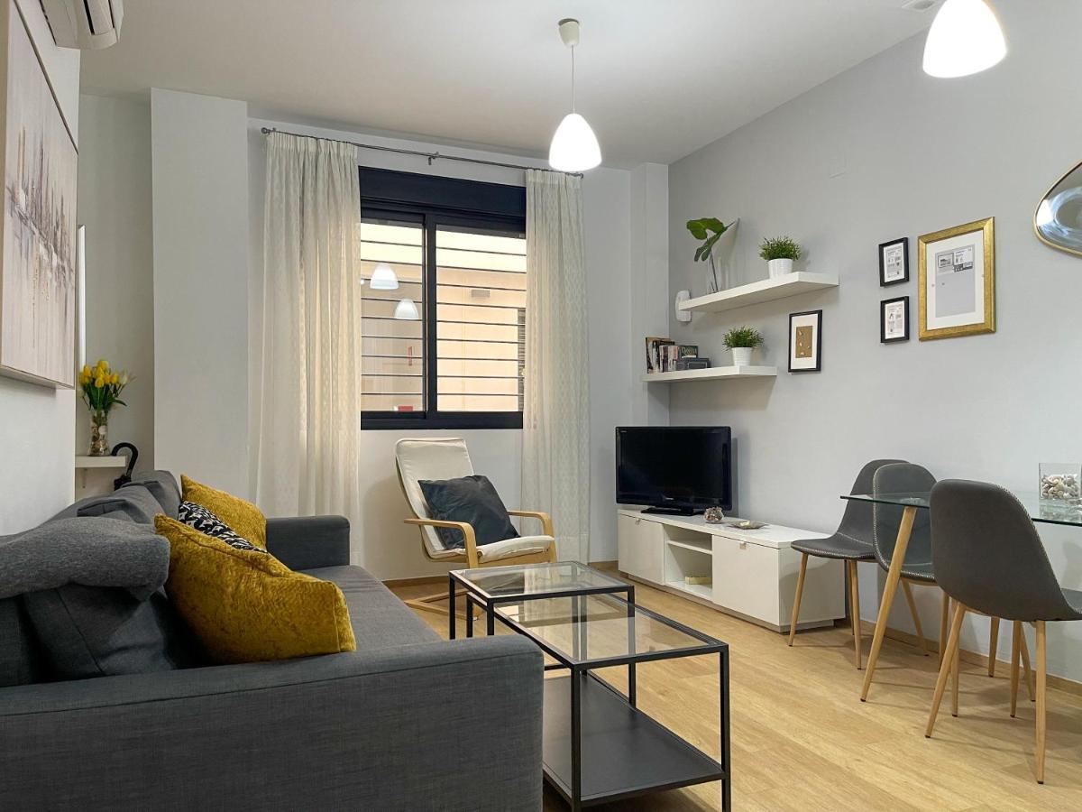 Quiet Apartment In The Heart Of Malaga Pool & Free Parking Bagian luar foto